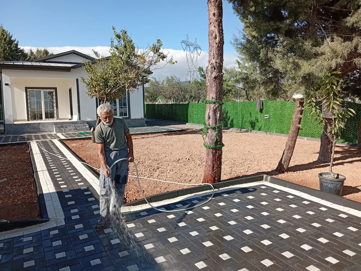 Kilit Taşı Döşeme Fiyatları Ankara için Ankara kilit taşı görseli; m² fiyatı, palet hesabı ve Ankara teslim teklifini gösteren satış ve uygulama örneği